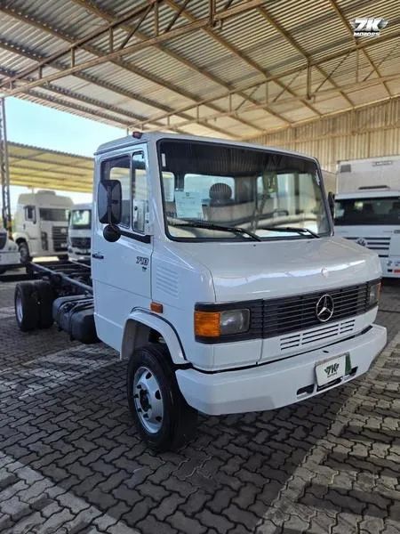 MERCEDES-BENZ 710 2011 - Foto 2