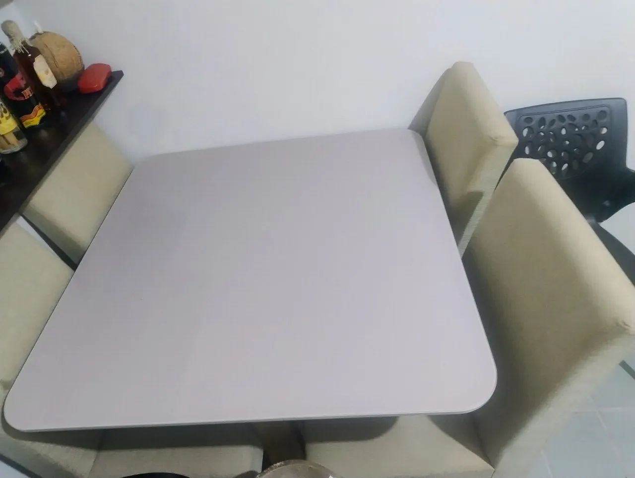 Mesa com quatro cadeiras  - Foto 3