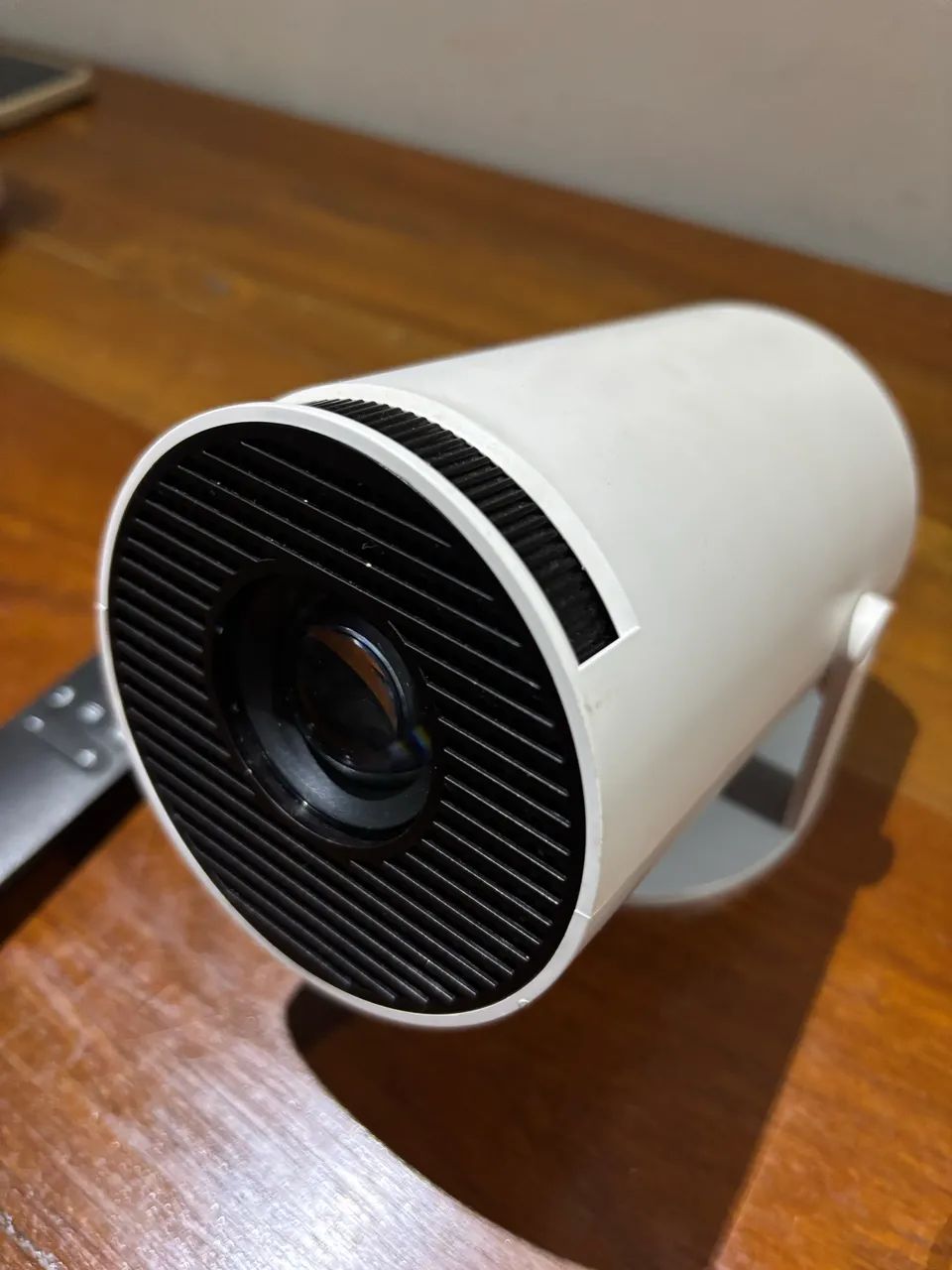 Projetor portátil Android com saída HDMI 