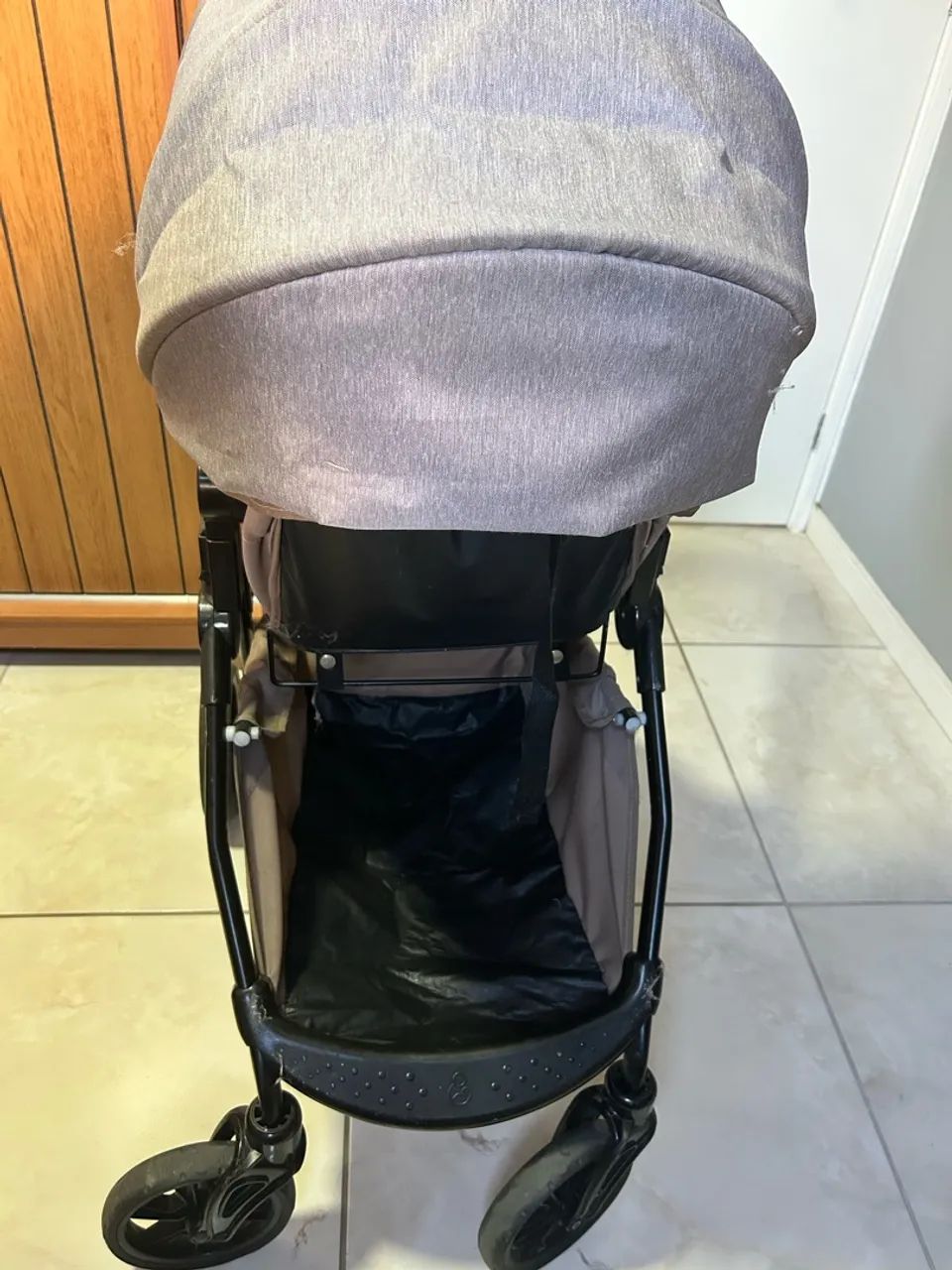 Carrinho de bebê 2 em 1 - dobrável  - Foto 2
