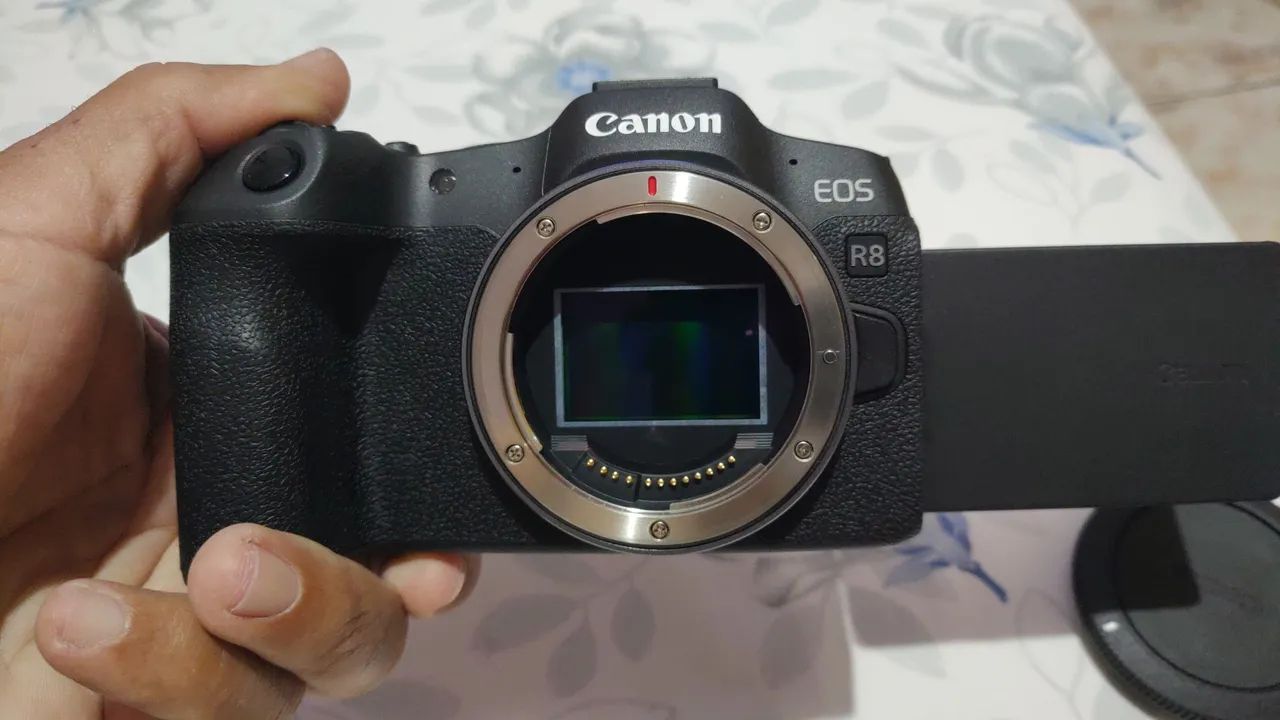 Câmera Canon EOS R8 RF