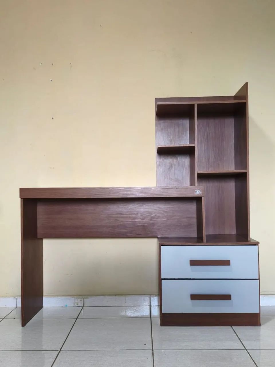 Escrivaninha + cadeira de estudos