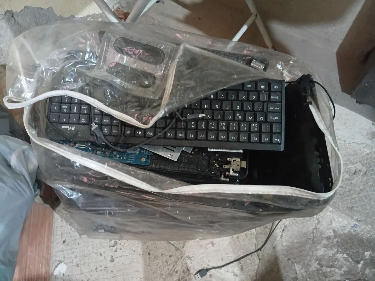 Vendo sucata de notebook 