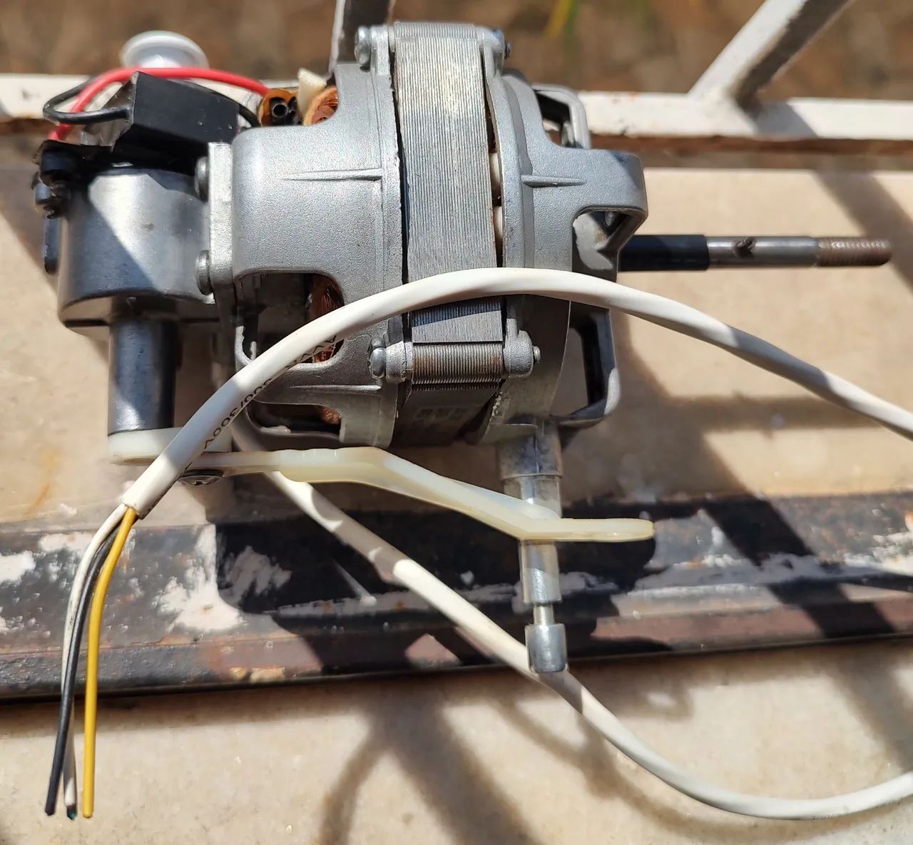 Vendo motor de ventilador usado . - Foto 5