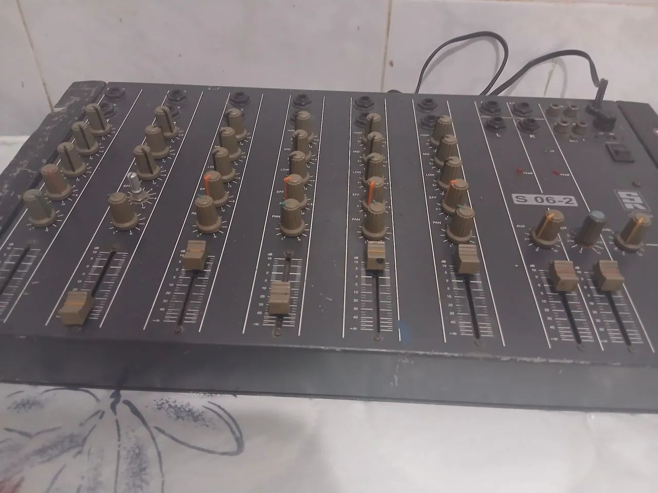Vendo Mesa de som 8 canais