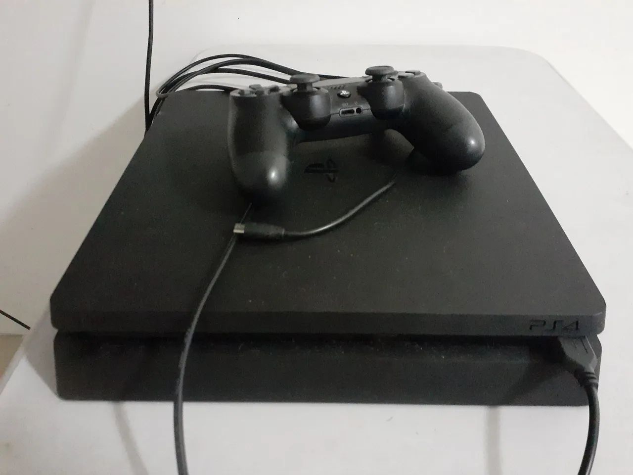 Vendo ps4 slim 500mb com jogos e controle