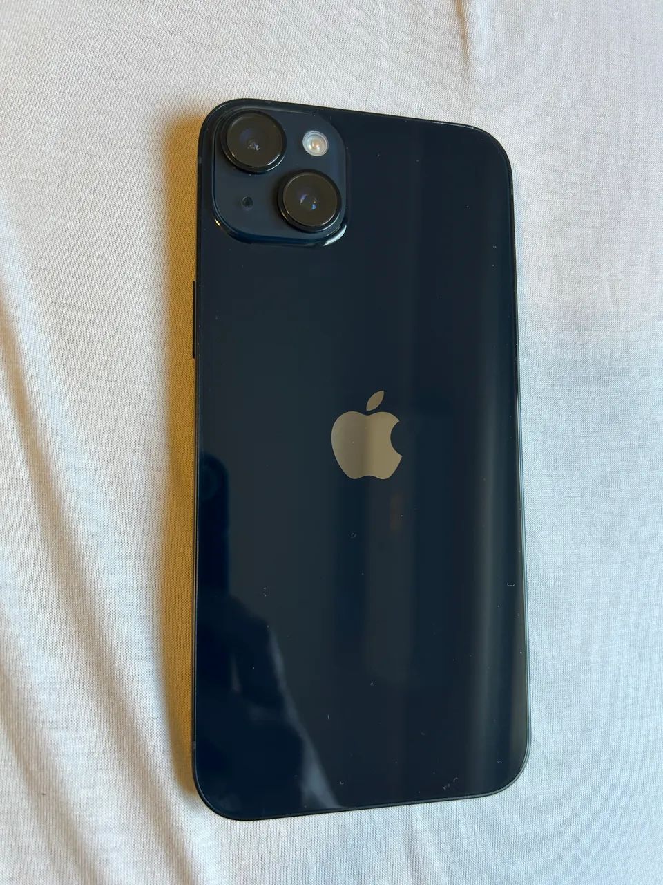 DOIS iPhones 14 plus (branco e preto) - Foto 3