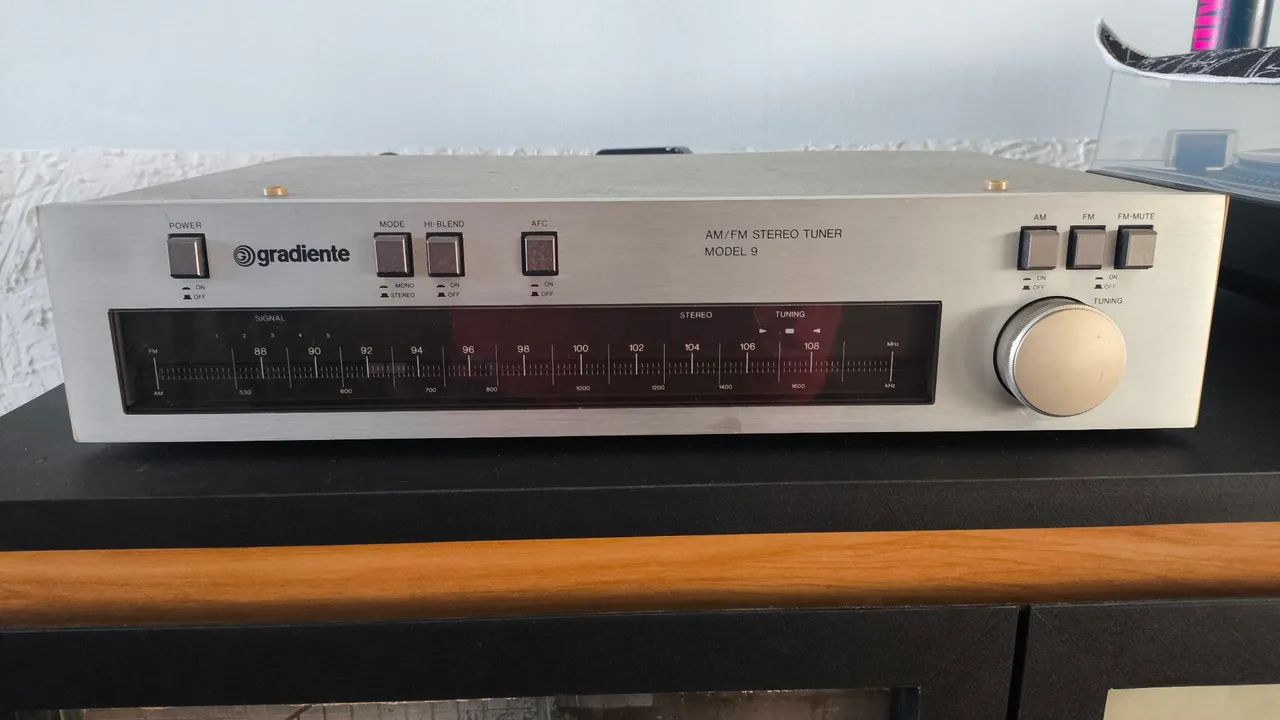 Tuner Gradiente Model 9