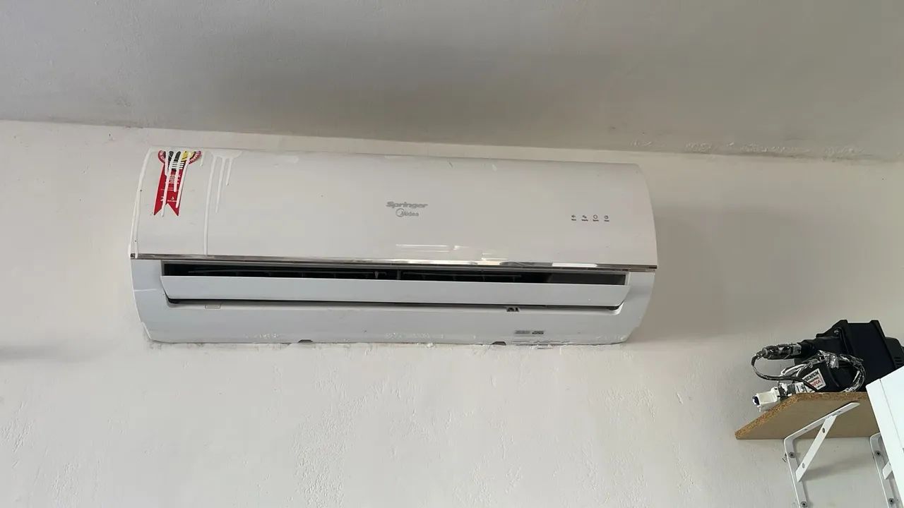 Vendo ar-condicionado semi-novo 