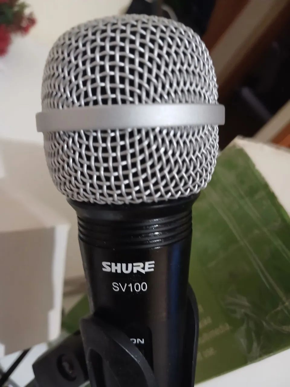 Microfone ? SHURE SV 100
