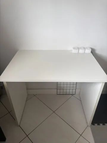 Mesa de Escritório 90x60 com 3 Tomadas - Firme e Resistente