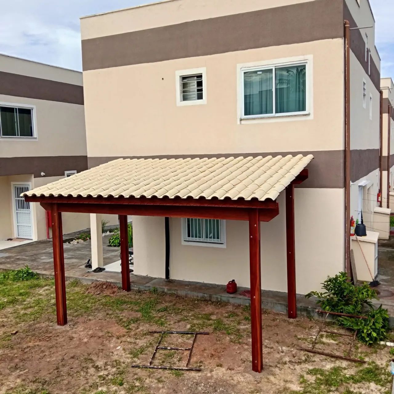 Coberta 5x3  com telhas americana marfim  - Foto 2