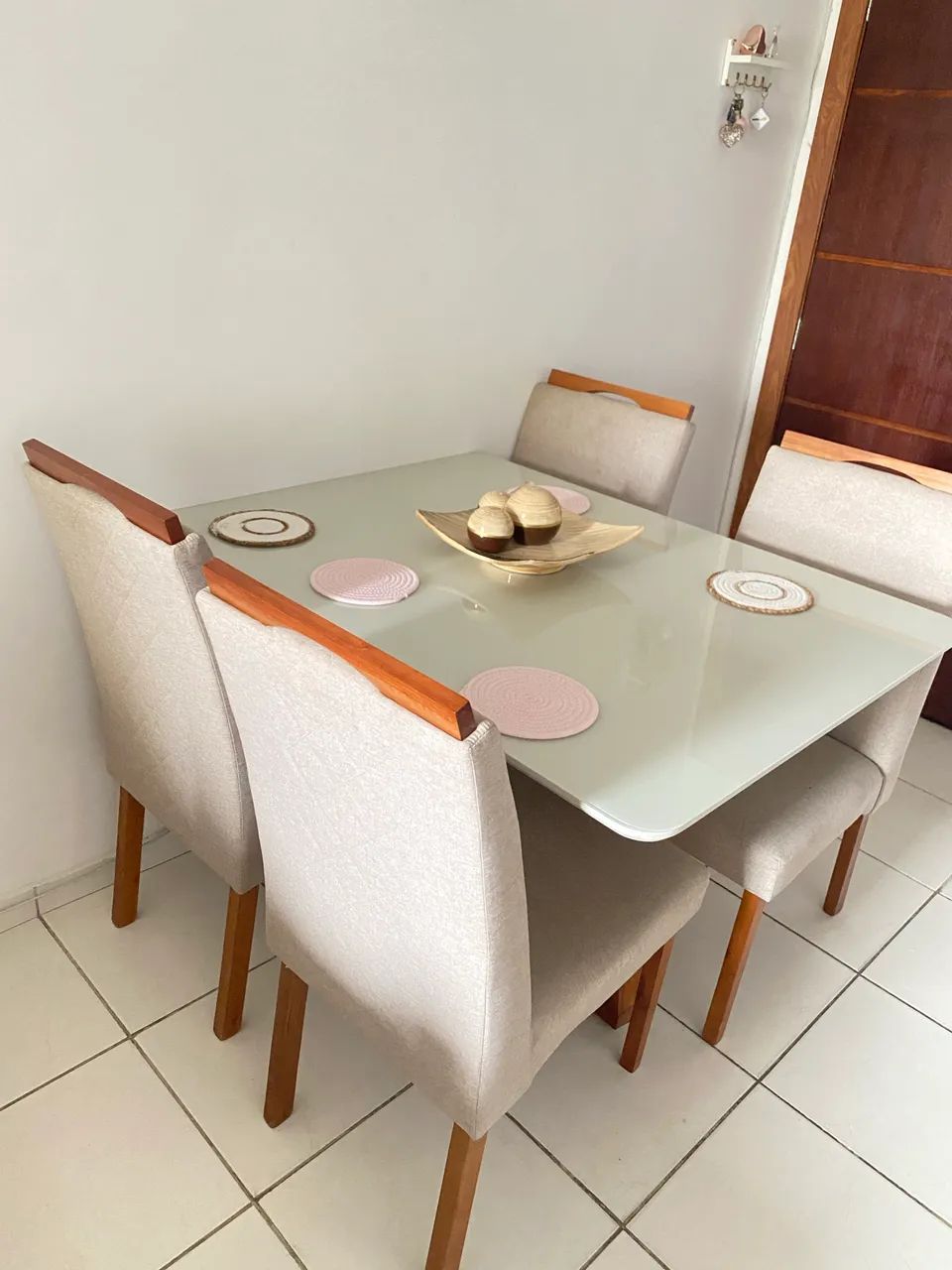 Mesa de madeira maciça 