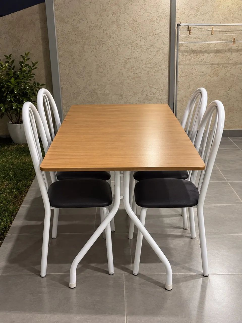 Mesa granito 4 cadeiras 