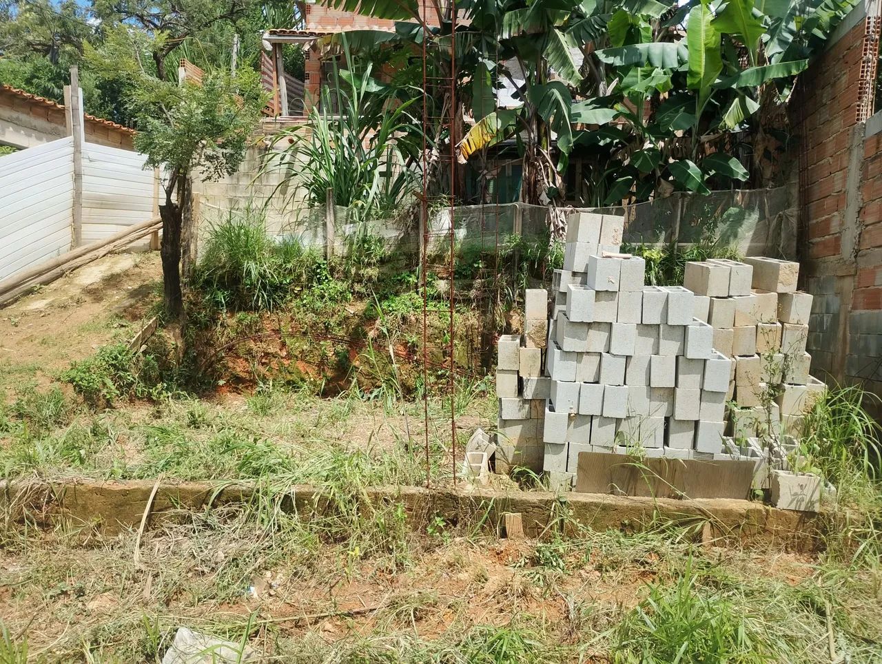área pequena, sem luz e sem água.  - Foto 3