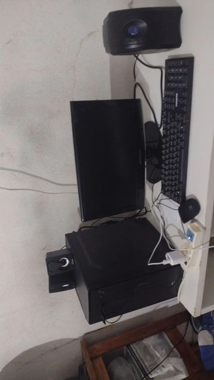 Computador tudo bom excelente estado para vender rápido completo