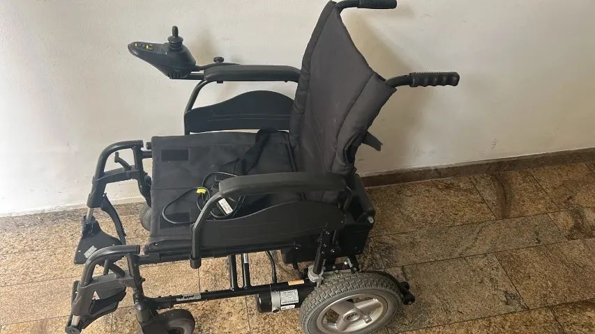 CADEIRA DE RODAS MOTORIZADA ORTOBRAS - Foto 5
