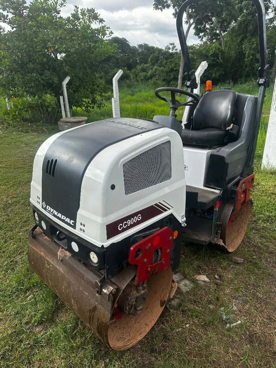 Rolo Compactador Dynapac CC900G 2021 - 800 Horas - Seminovo