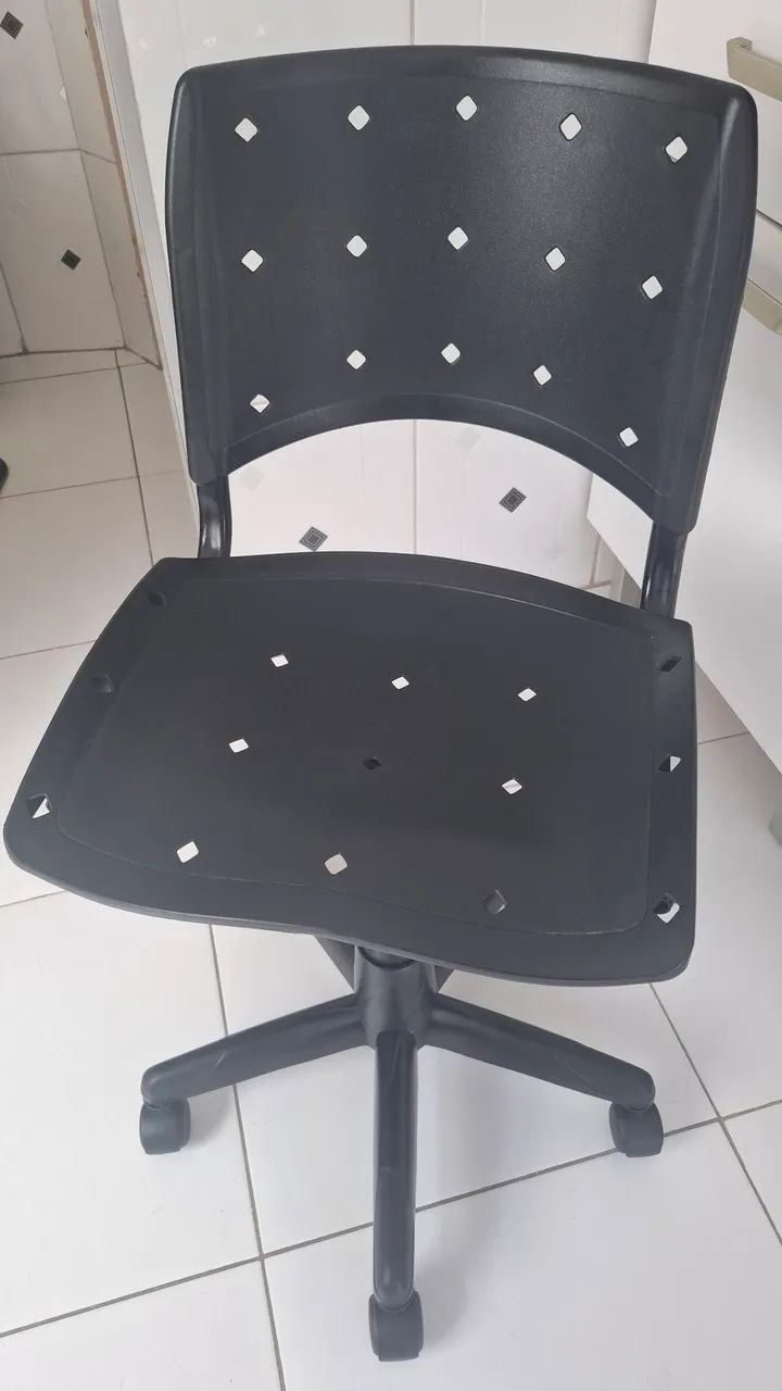 Cadeira de escritório preta - Foto 2