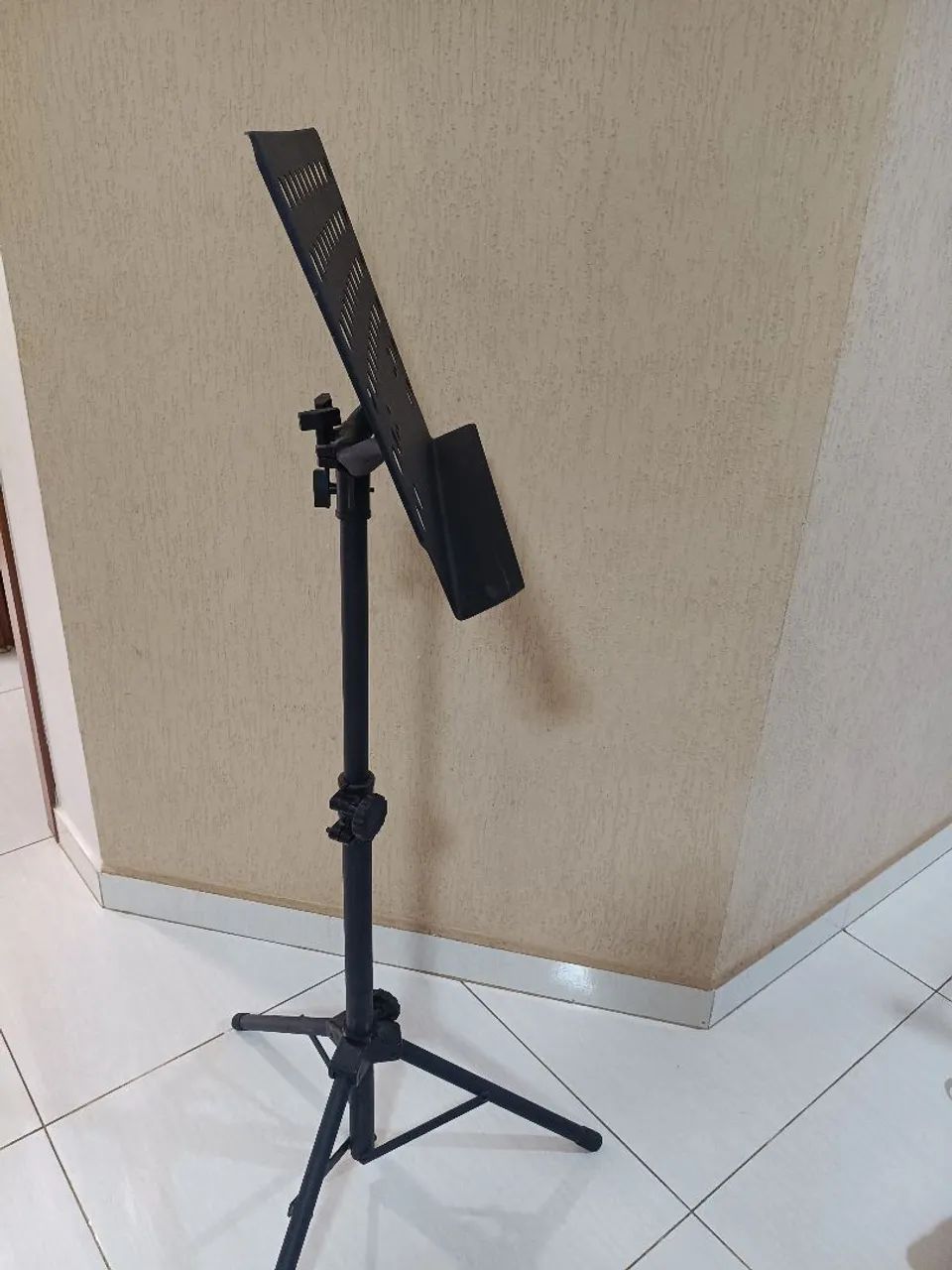 Estante para partitura e tablet. CIFRAS. - Foto 5