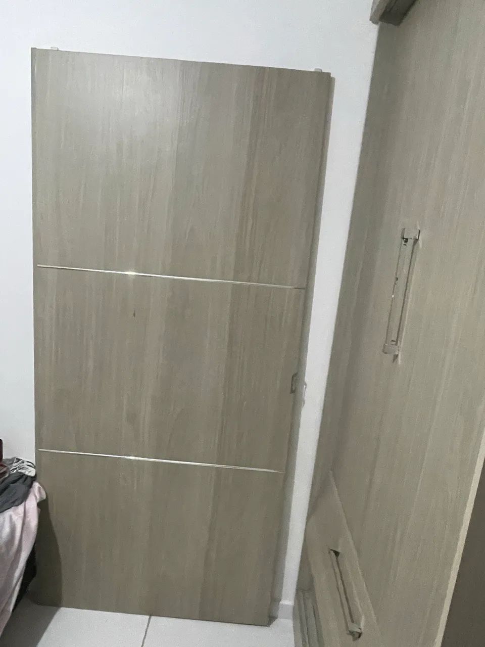 Guarda-roupa espaçosa 