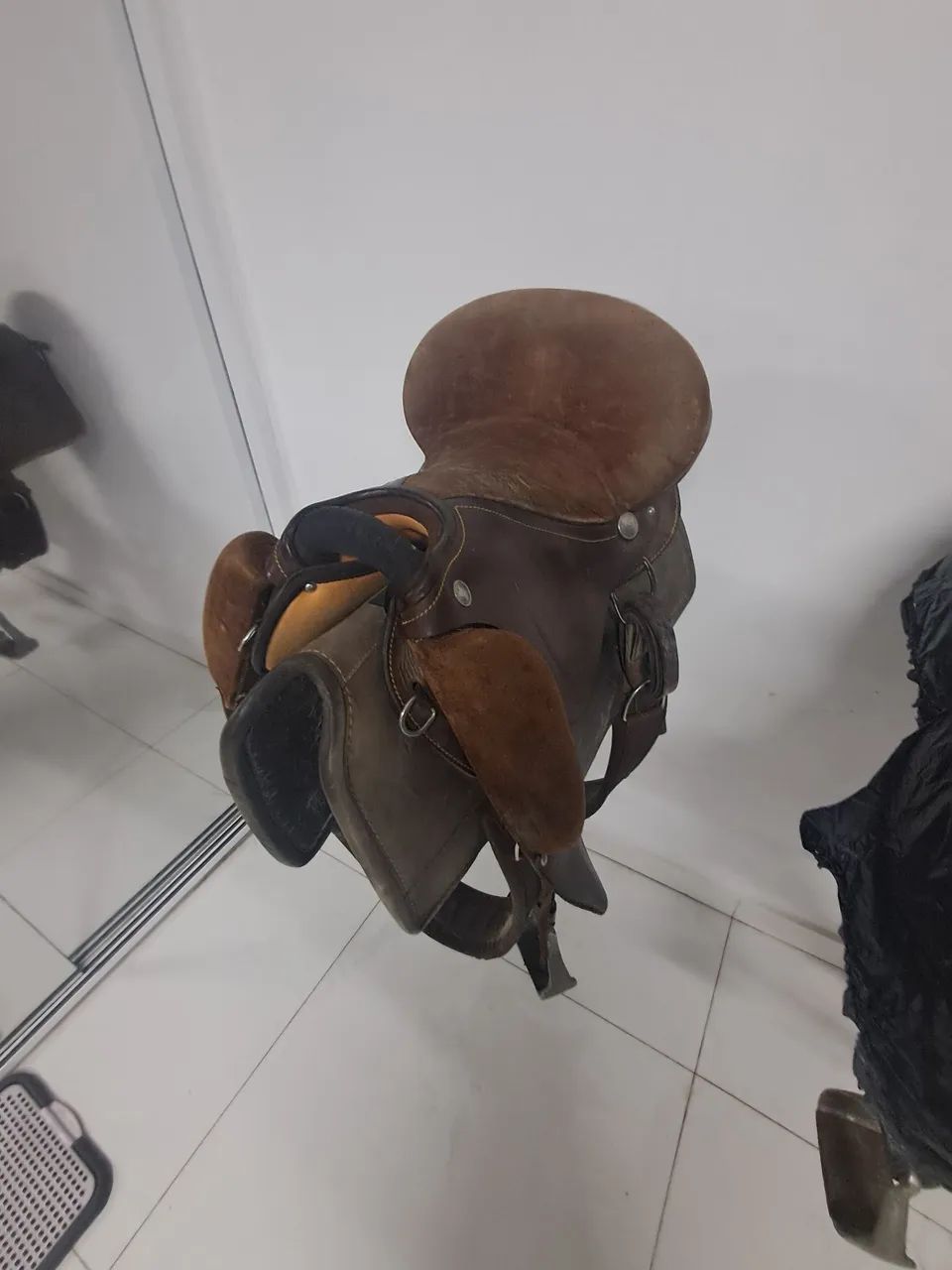 Vendo sela em excelente estado de conservação.