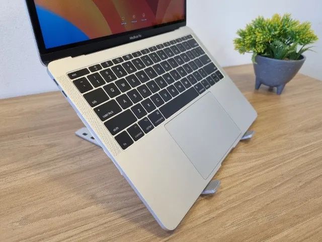 Apple MacBook Pro 2017 - Core i5 | 256GB SSD | Dual Core | 8GB