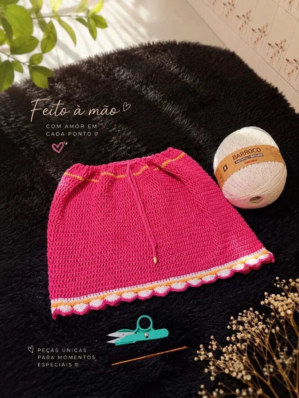 Saia de Crochê Rosa - Feita à Mão