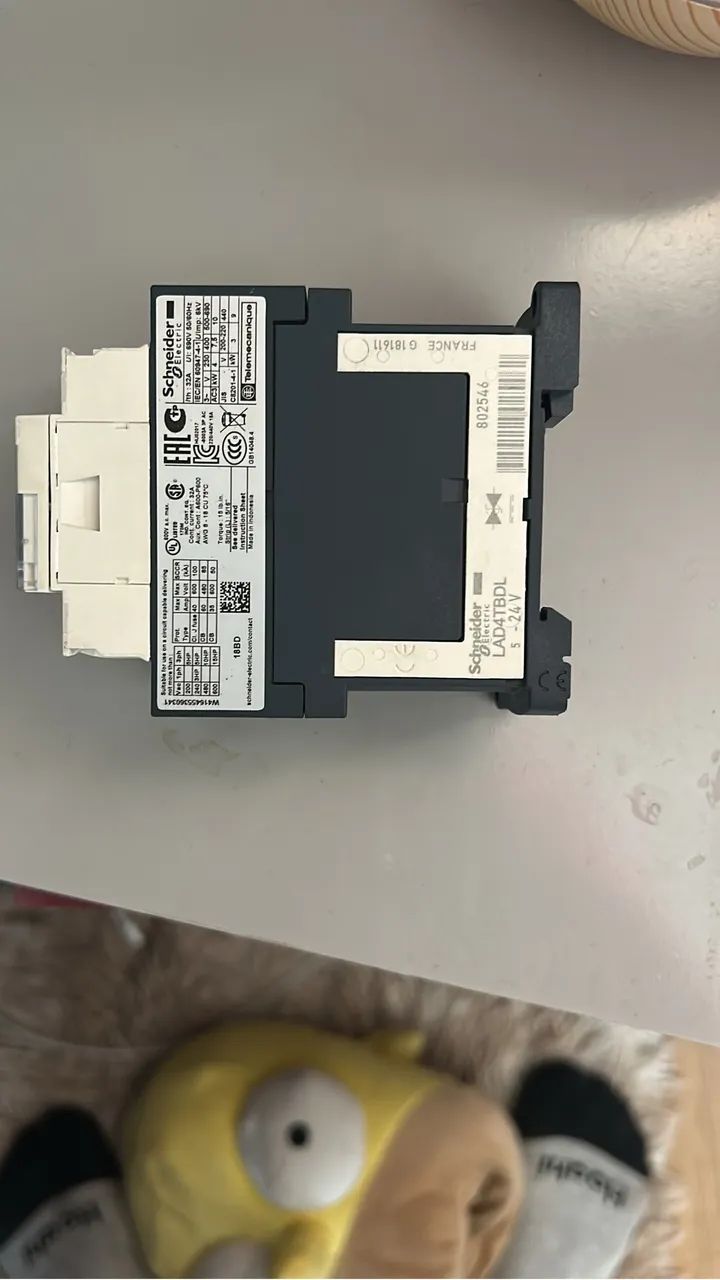 CONTATOR TRIPOLAR TESYS DECA 18A 1NA+1NF 24VCC LC1D18BD - Foto 4