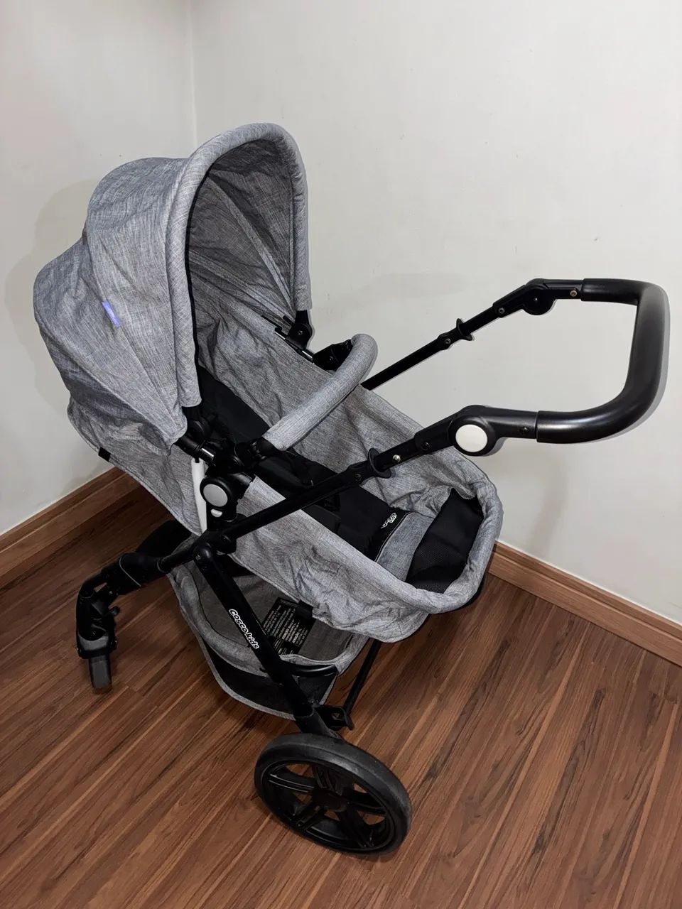 Carrinho de bebê Cosco 