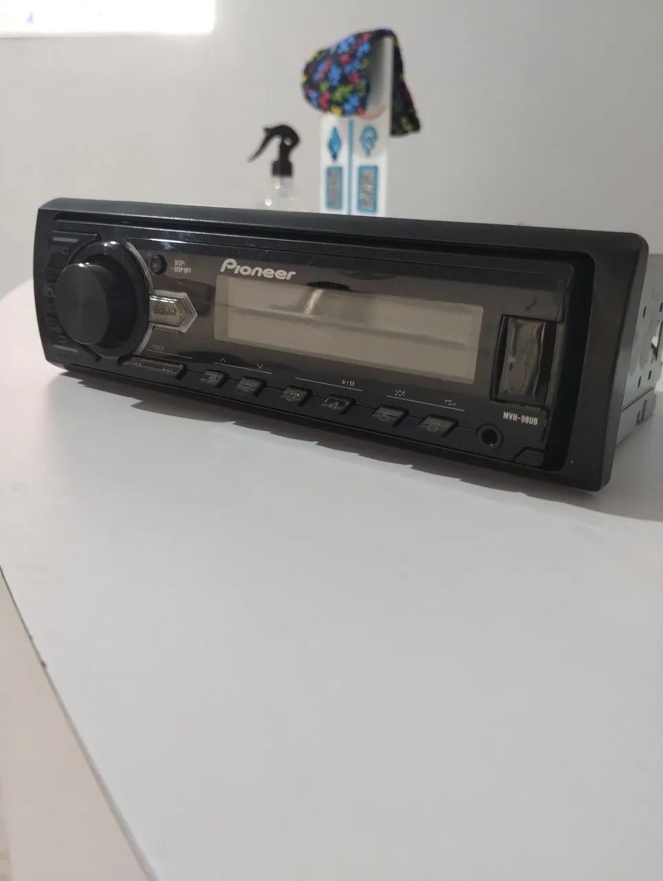 Som Pioneer MVH98UB 
