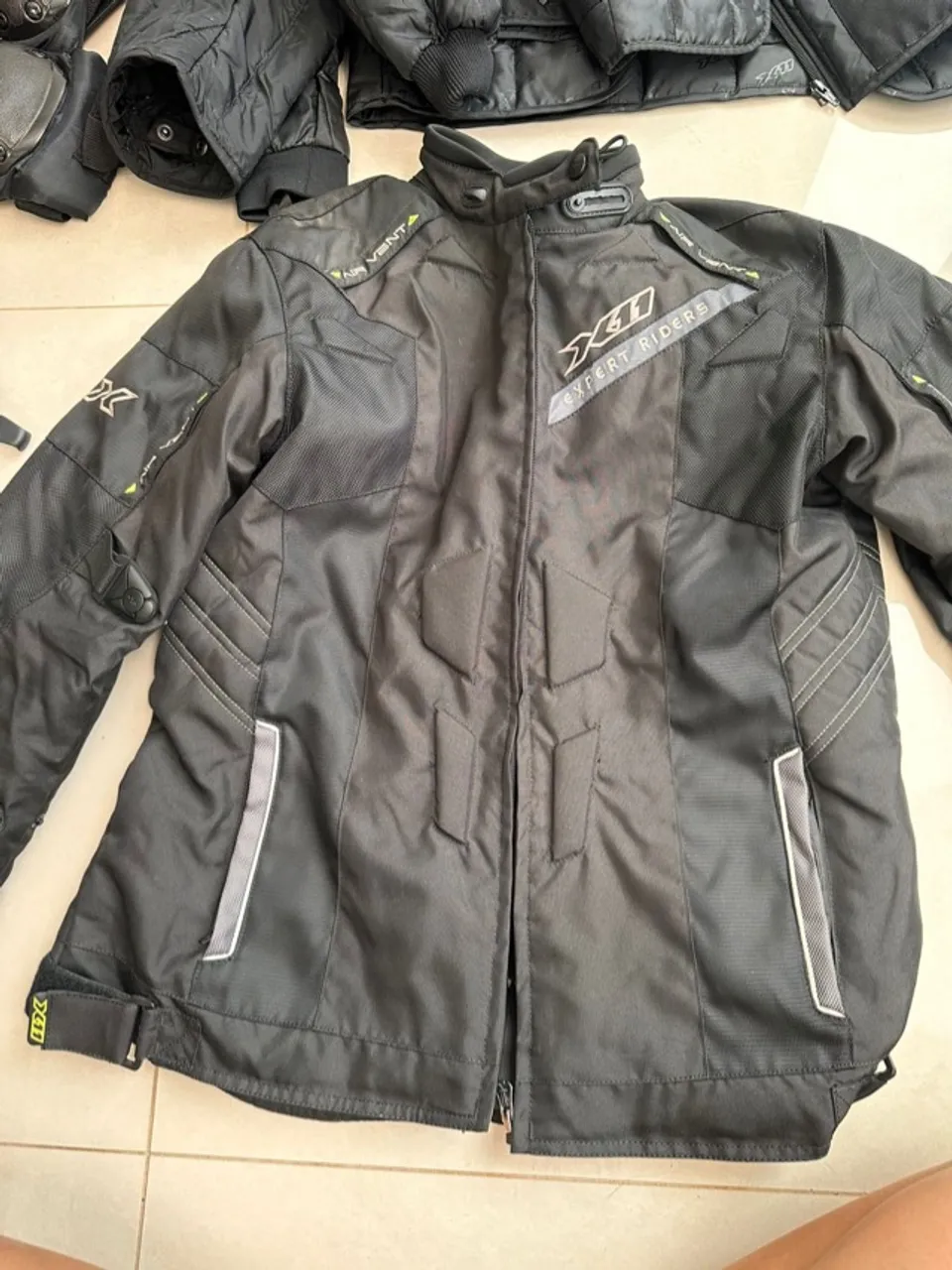 Jaqueta x11 - Peças para motos - Samambaia Norte (Samambaia