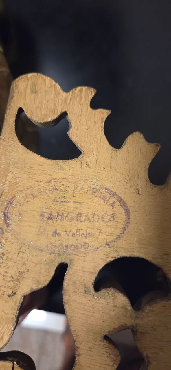 Peanha Antiga Espanhola em Madeira e Gesso Dourado - Estilo Rococó / Barroco - Foto 2