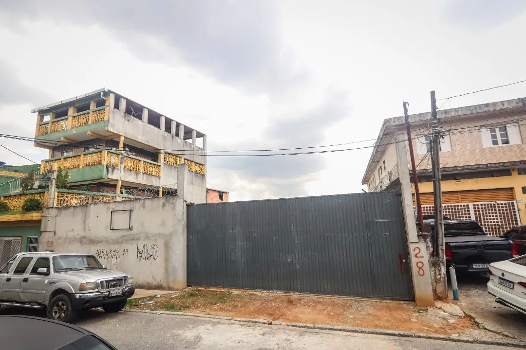 TERRENO COM UMA AREA TOTAL 640M²