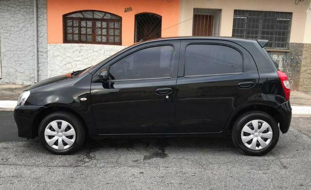 Toyota Etios 1.3 X 2014 - Completo - Foto 3