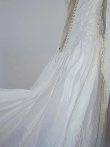 Vendo Vestido de Noiva - Grife de SP (nunca foi usado) - Foto 4