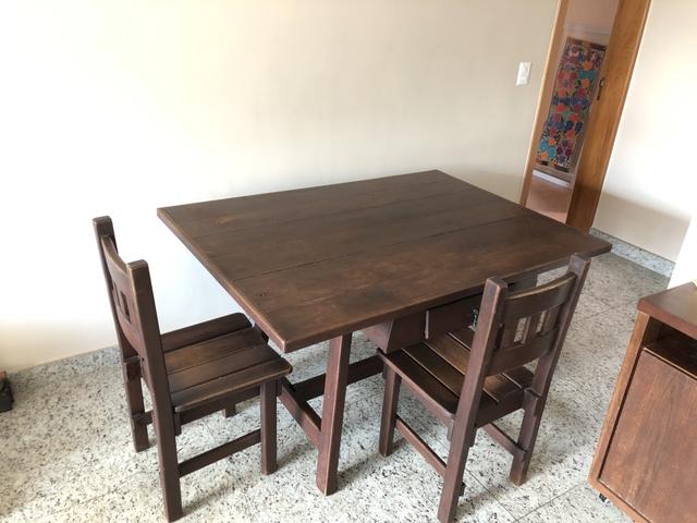 Mesa de madeira com 4 cadeiras - Foto 2