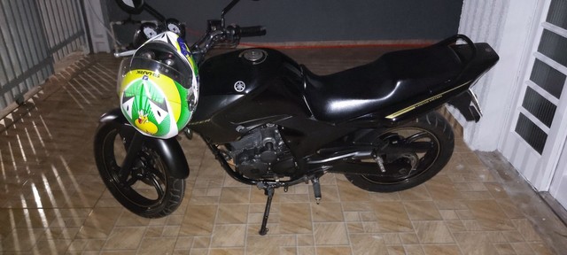 VENDO MOTO FAZER ANO 2010
