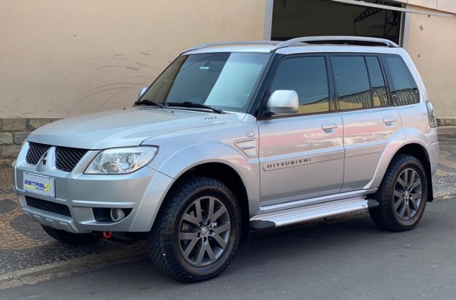 MITSUBISHI PAJERO TR4 4X4 MANUAL FLEX 2010