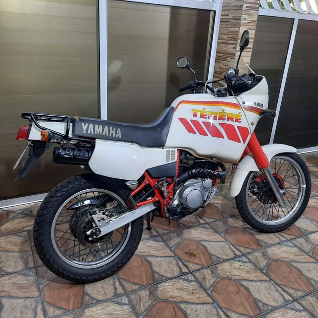 MOTO TÉNÉRÉ