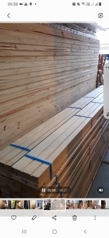 Batente para porta em madeira.