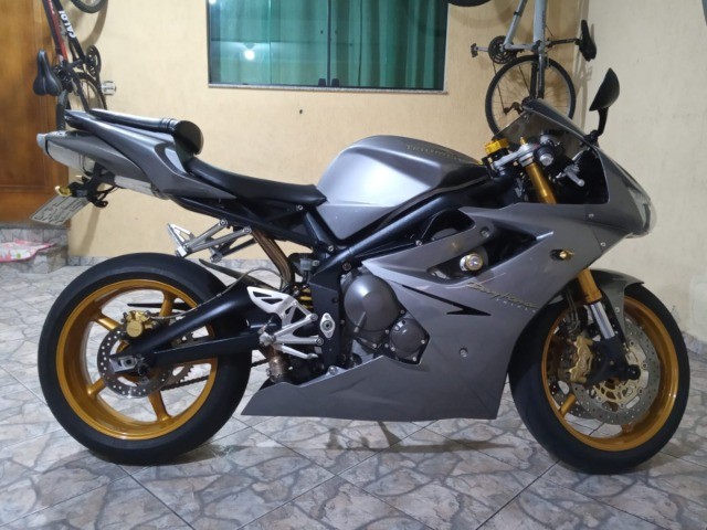 TRIUMPH DAYTONA 675 2007