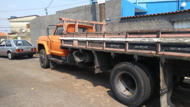 CAMINHÃO