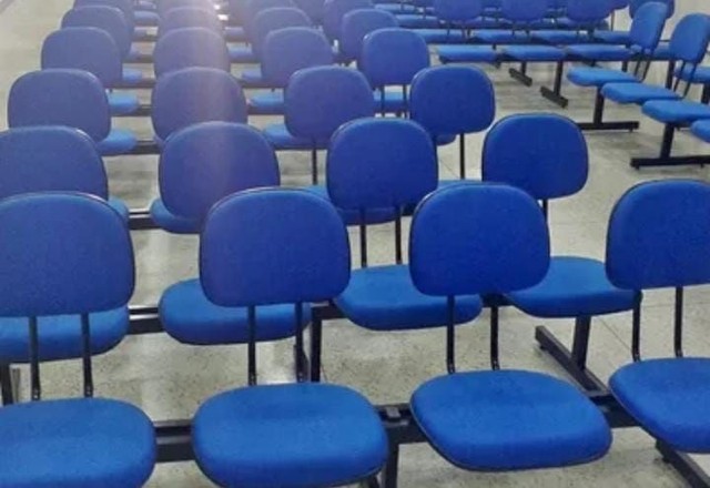 Vendo cadeiras fixas e Longarinas para igrejas(só novas)Veja Valores na Descrição