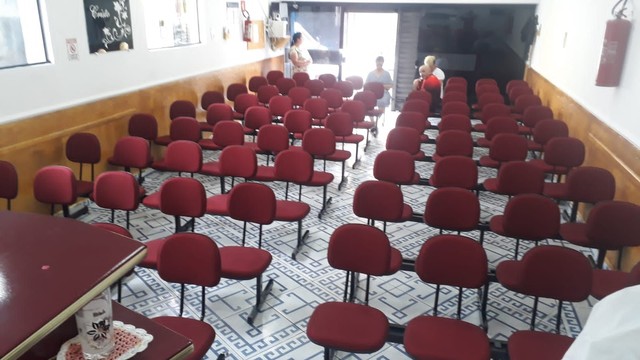 Vendo cadeiras fixas e Longarinas para igrejas(só novas)Veja Valores na Descrição - Foto 3