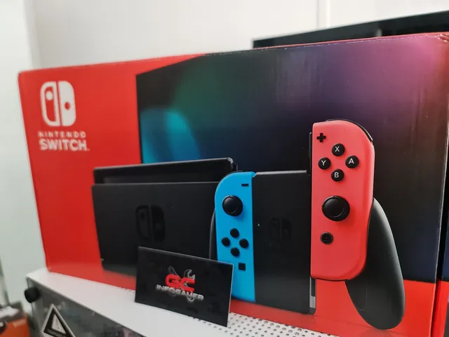 Nintendo Switch 32GB Mario Kart 8 Deluxe cor vermelho-néon, azul-néon e  preto