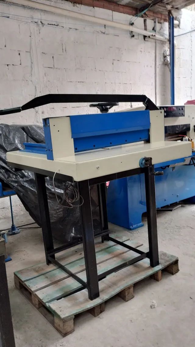 Guilhotina manual JCV 70 de boca para gráfica 