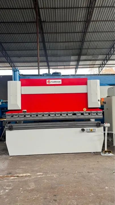 DOBRADEIRA HIDRÁULICA VOLLMAC