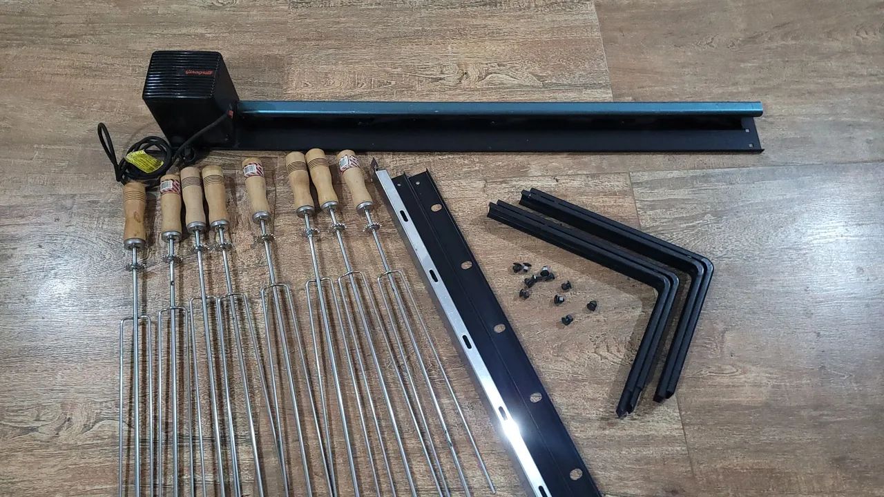 Churrasqueira Giragrill com 8 Espetos