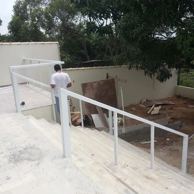 Guarda corpo em alumínio e vídro sob medida a partir de $650.00 o m² - Foto 3